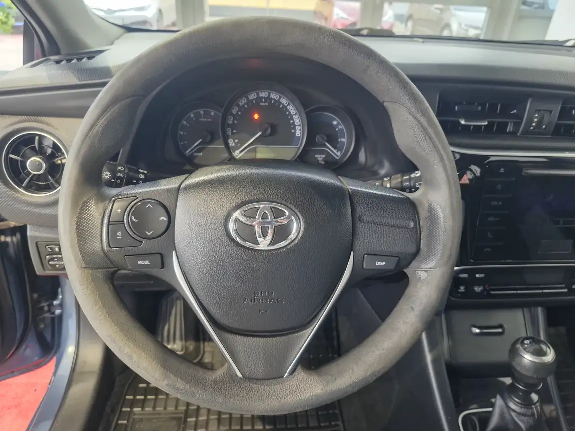 TOYOTA AURIS