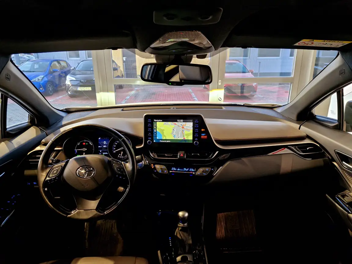 TOYOTA C-HR