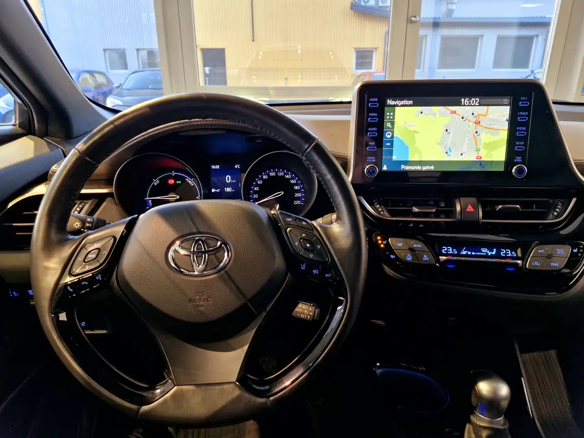 TOYOTA C-HR