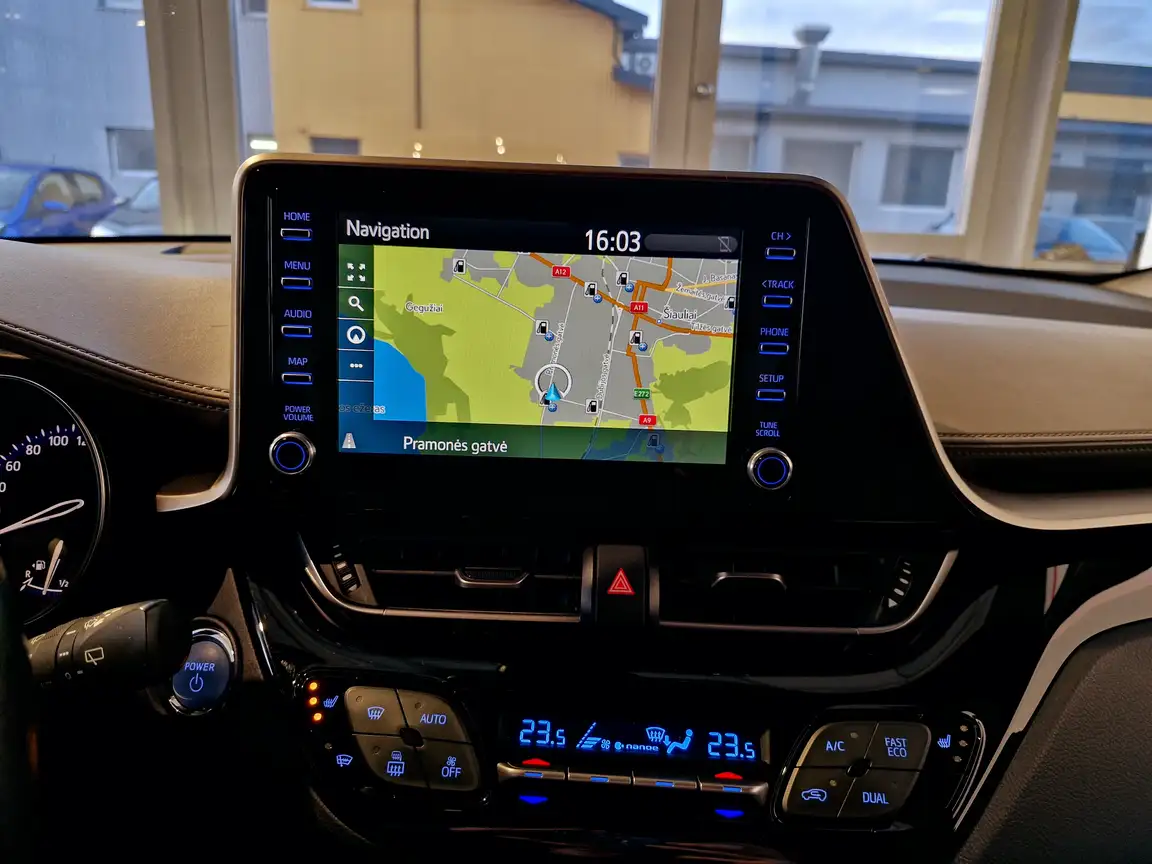 TOYOTA C-HR