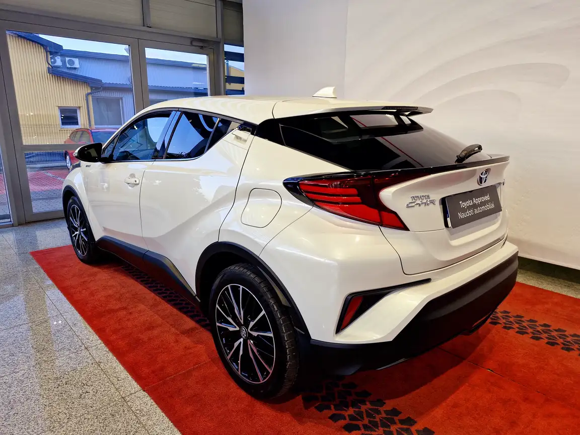 TOYOTA C-HR