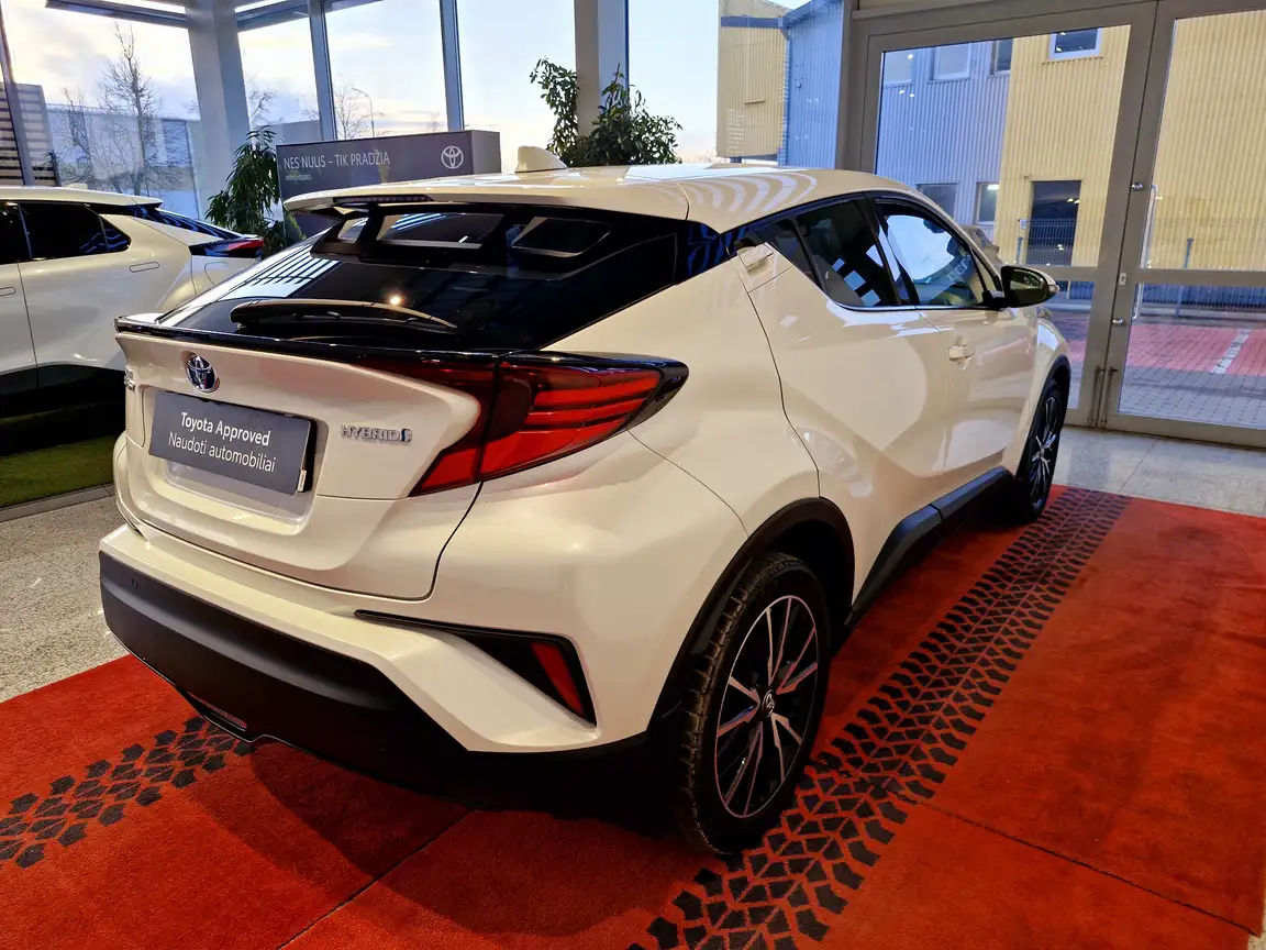 TOYOTA C-HR