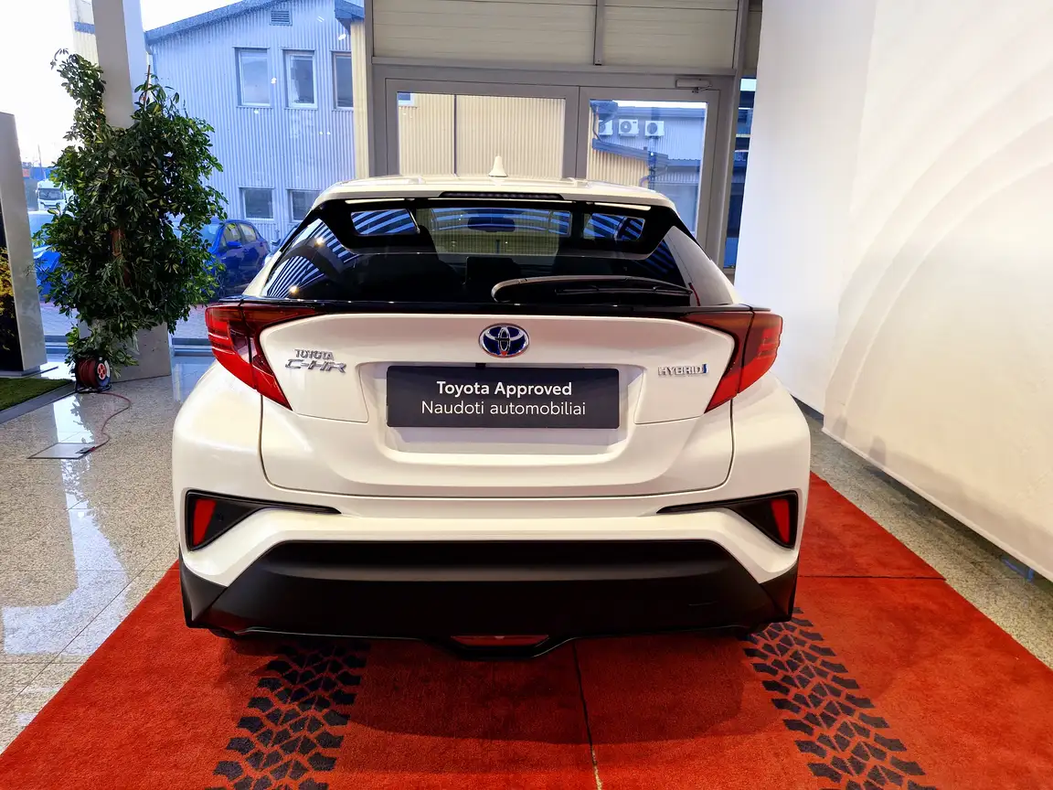 TOYOTA C-HR
