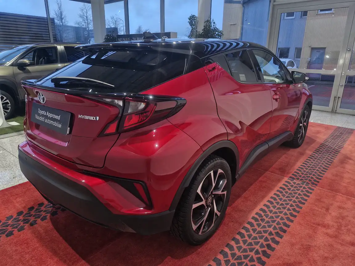 TOYOTA C-HR