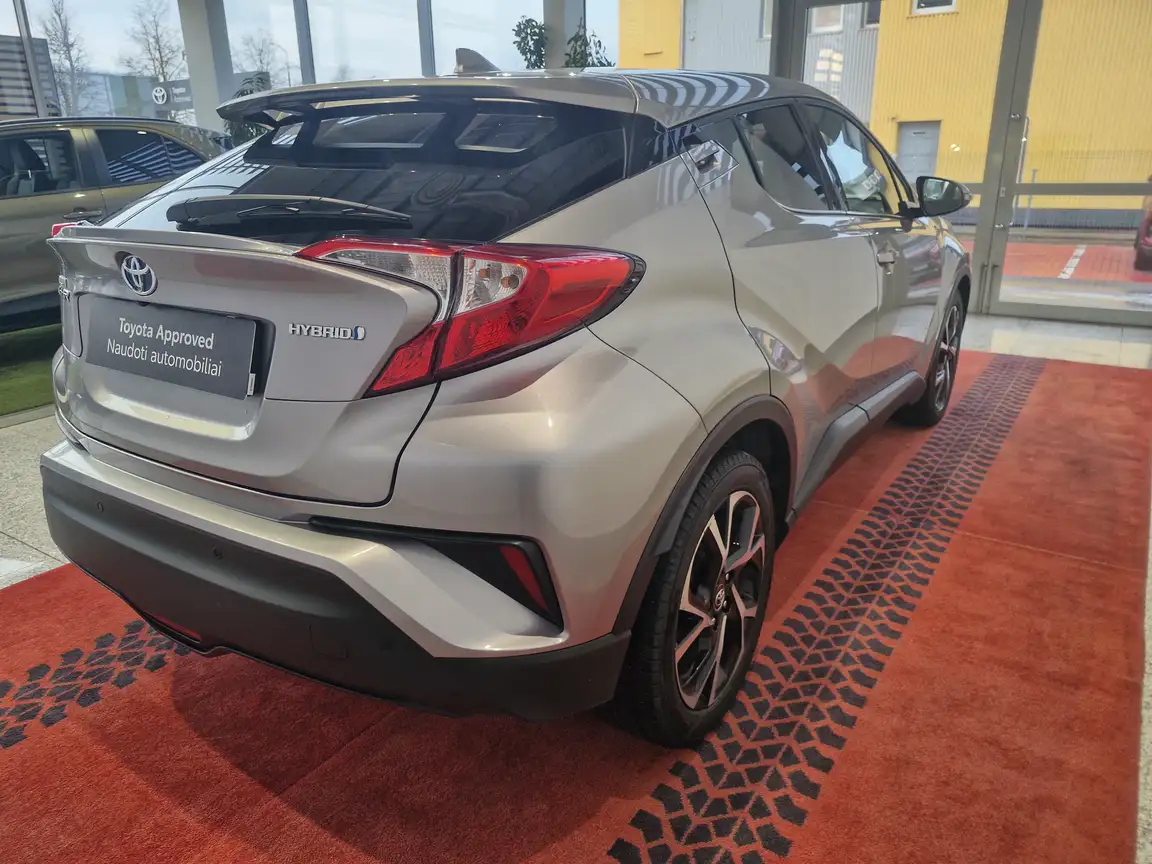 TOYOTA C-HR