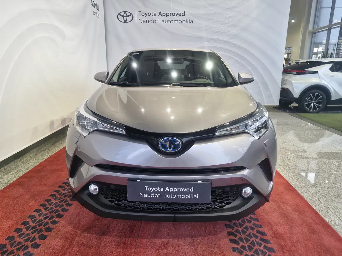 TOYOTA C-HR