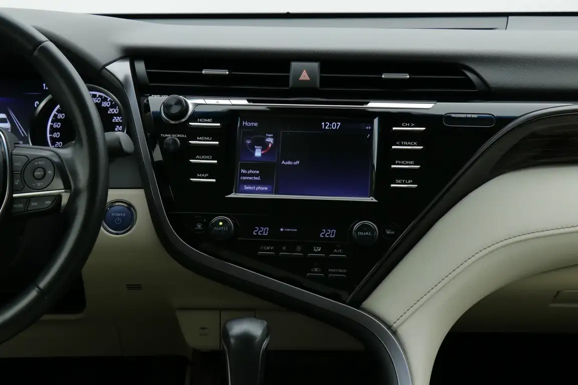 TOYOTA CAMRY