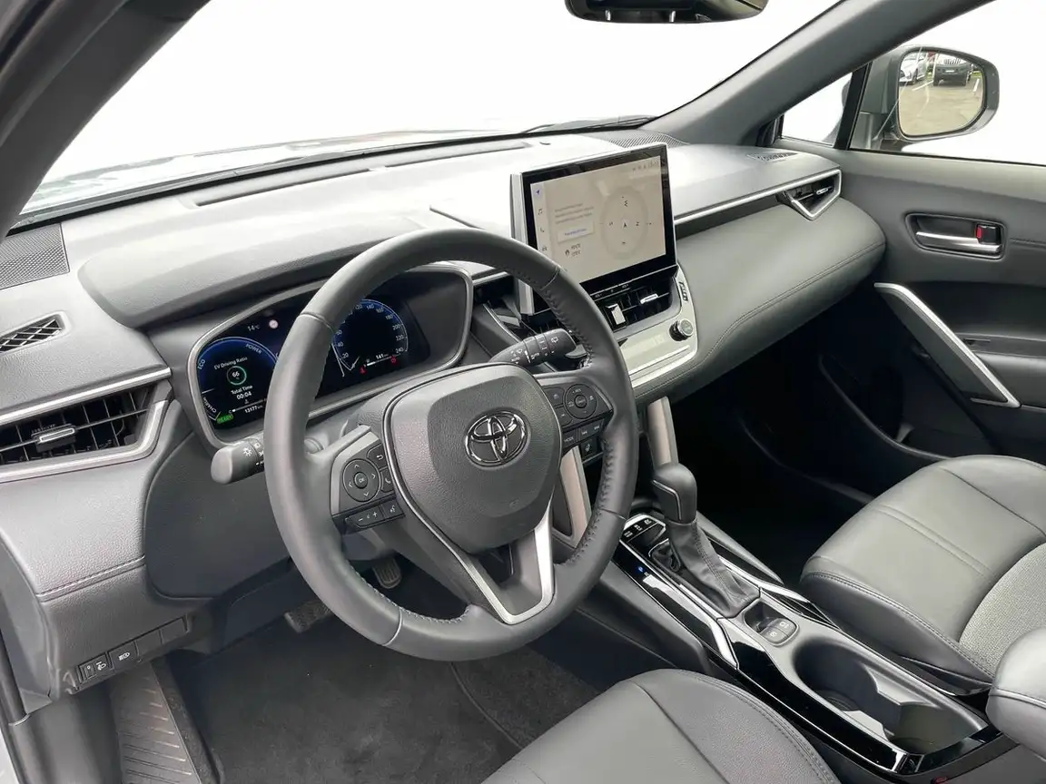 TOYOTA COROLLA CROSS