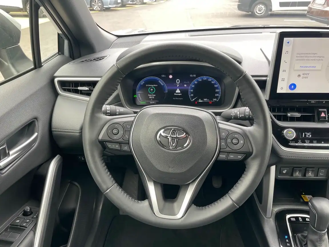 TOYOTA COROLLA CROSS