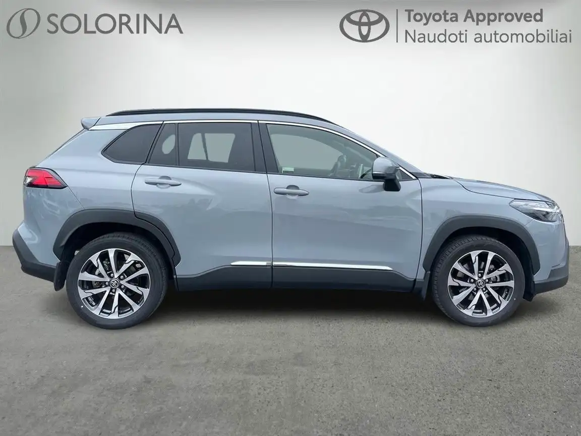 TOYOTA COROLLA CROSS