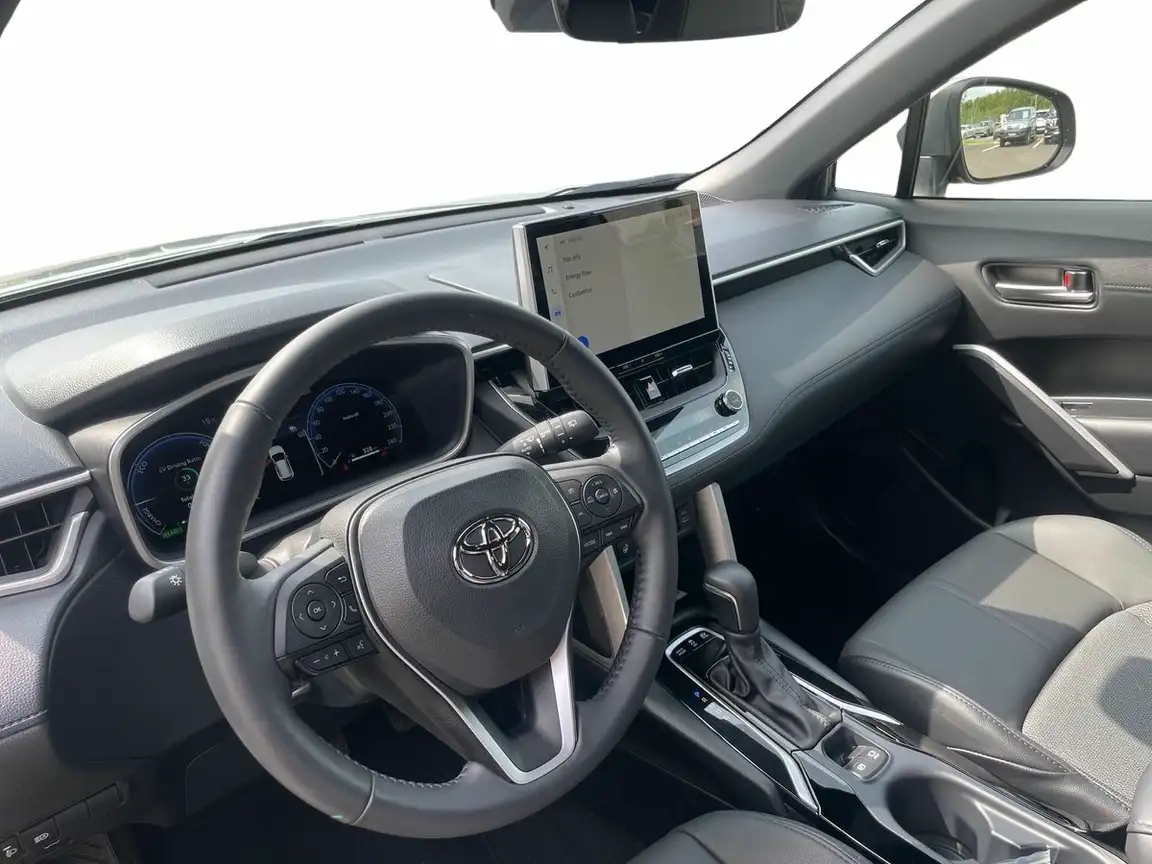 TOYOTA COROLLA CROSS