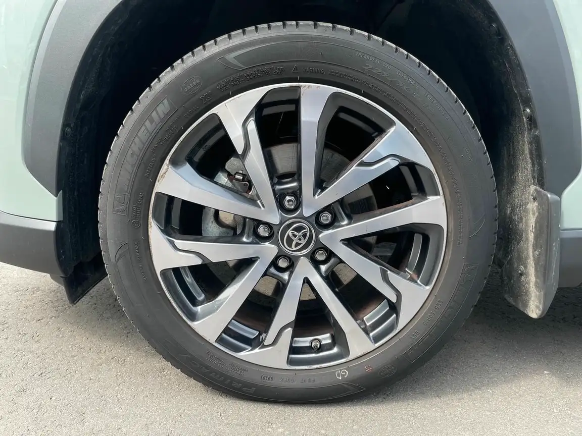 TOYOTA COROLLA CROSS