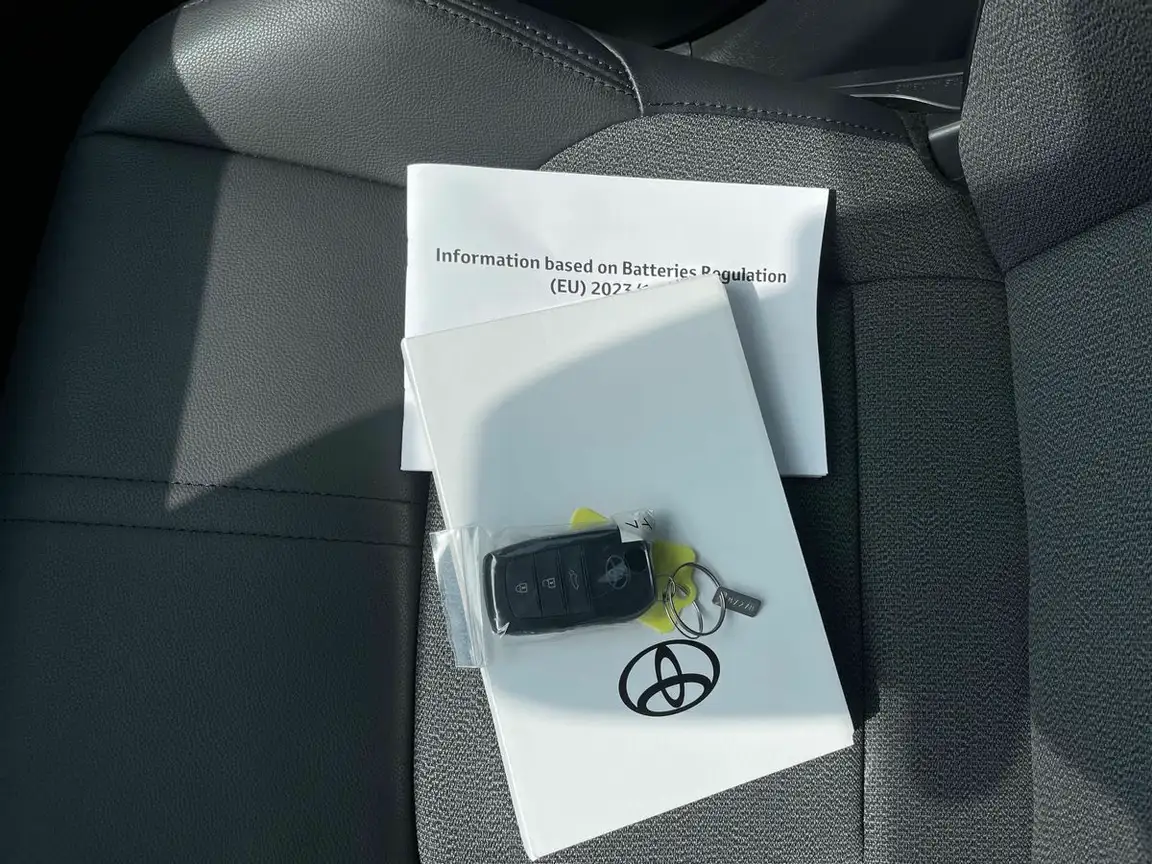 TOYOTA COROLLA CROSS