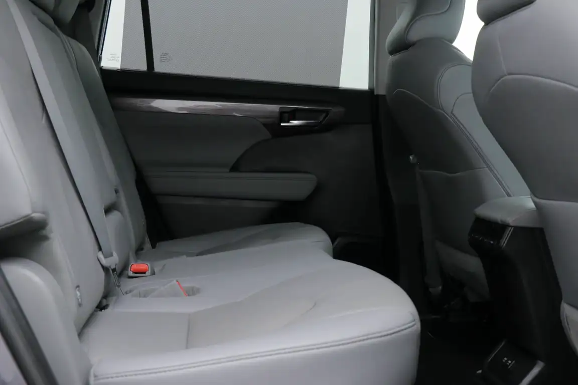 TOYOTA HIGHLANDER
