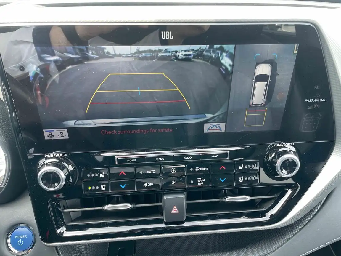 TOYOTA HIGHLANDER