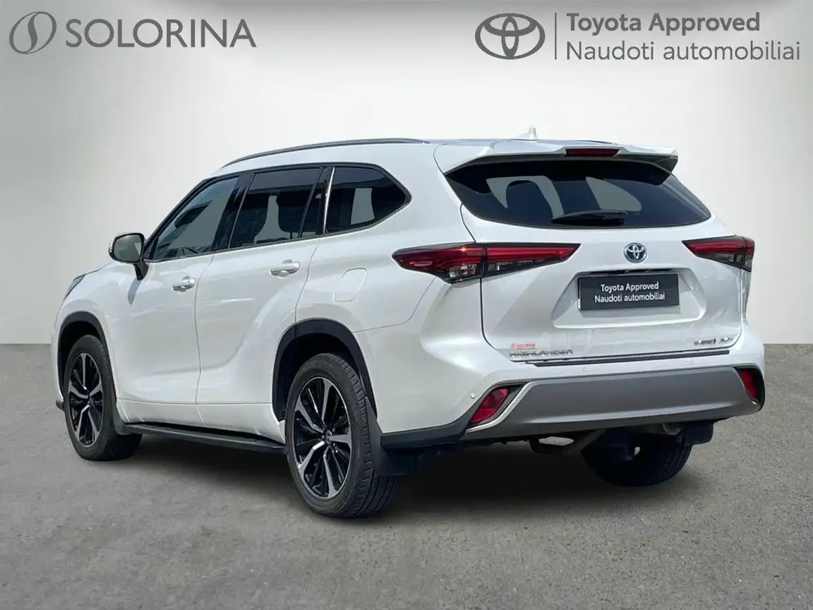 TOYOTA HIGHLANDER