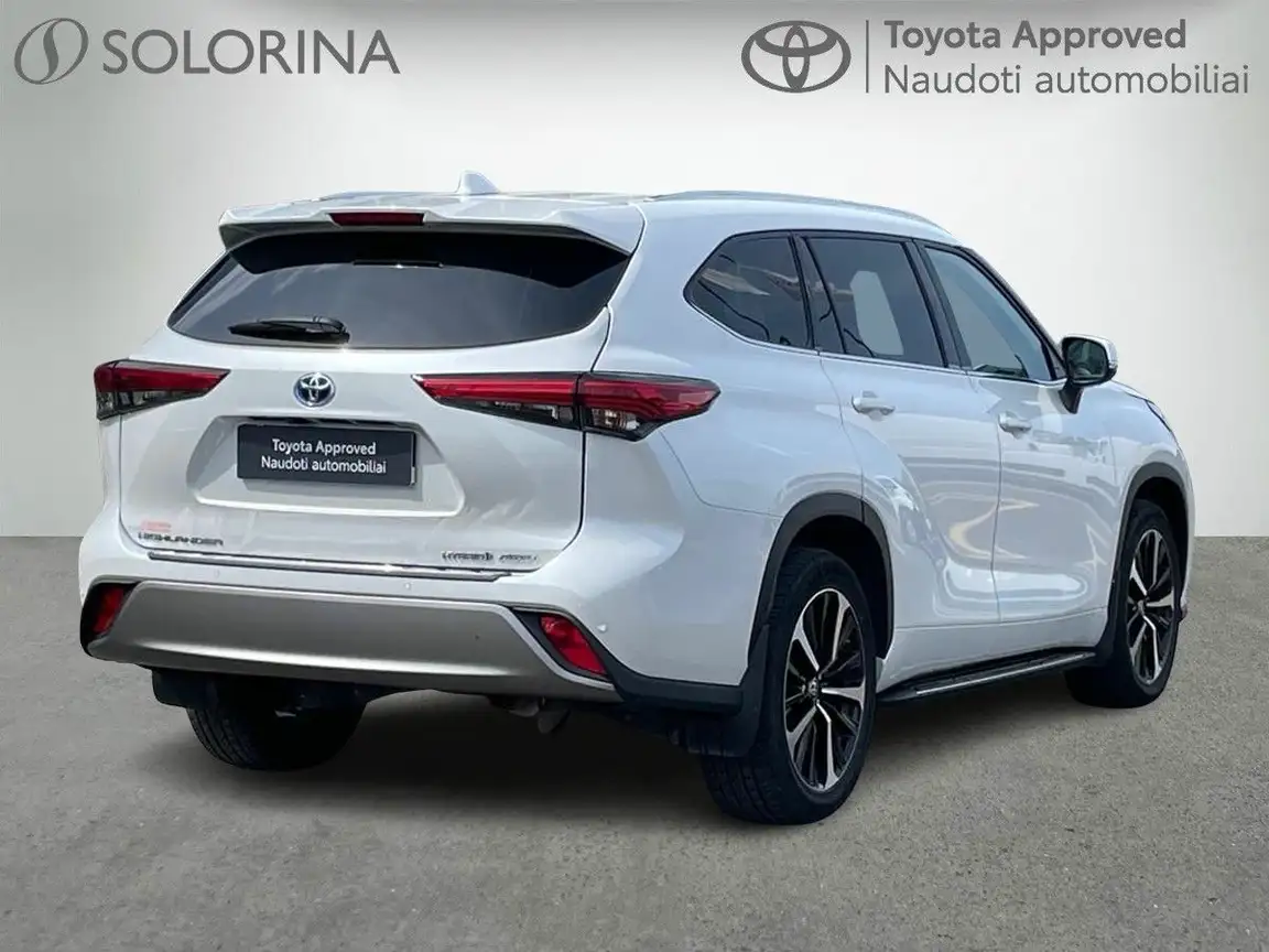 TOYOTA HIGHLANDER