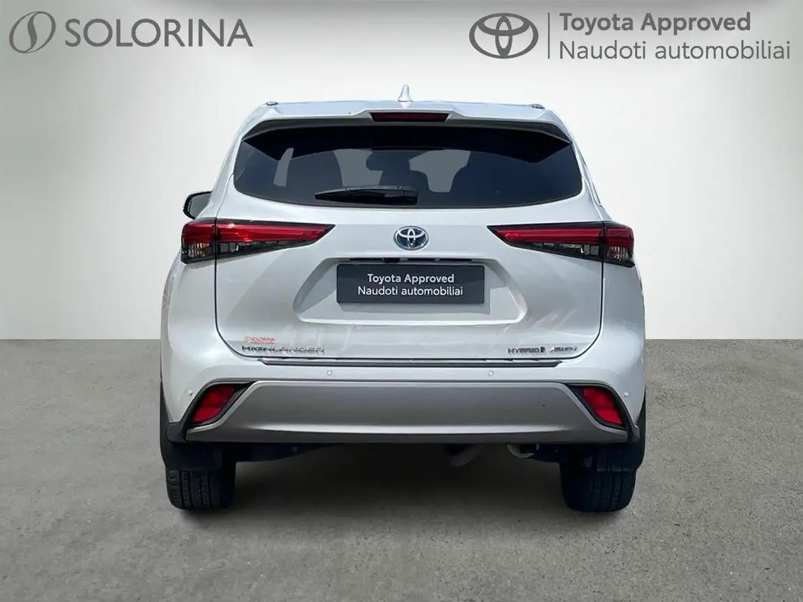 TOYOTA HIGHLANDER