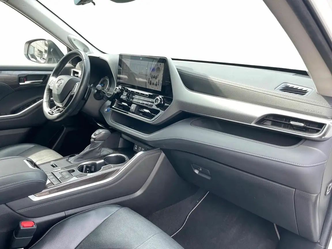 TOYOTA HIGHLANDER