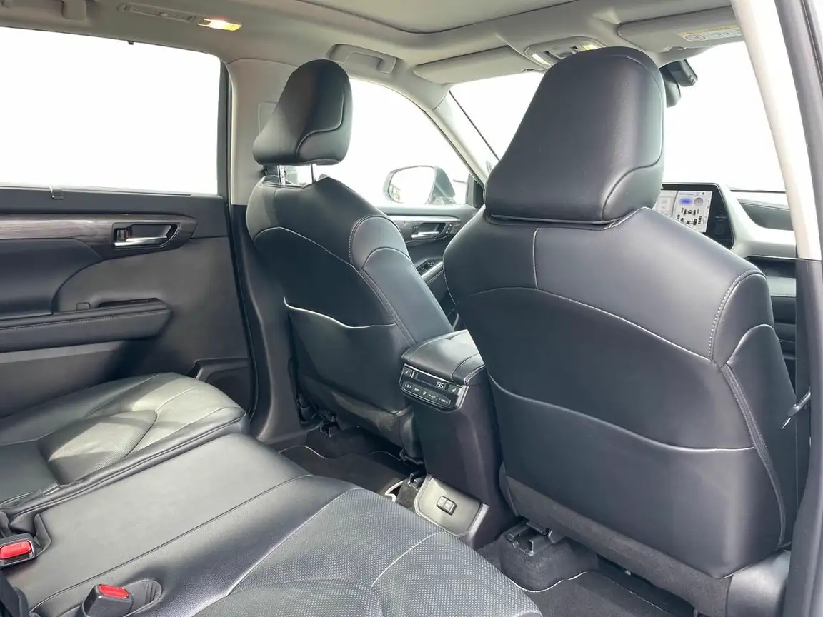TOYOTA HIGHLANDER
