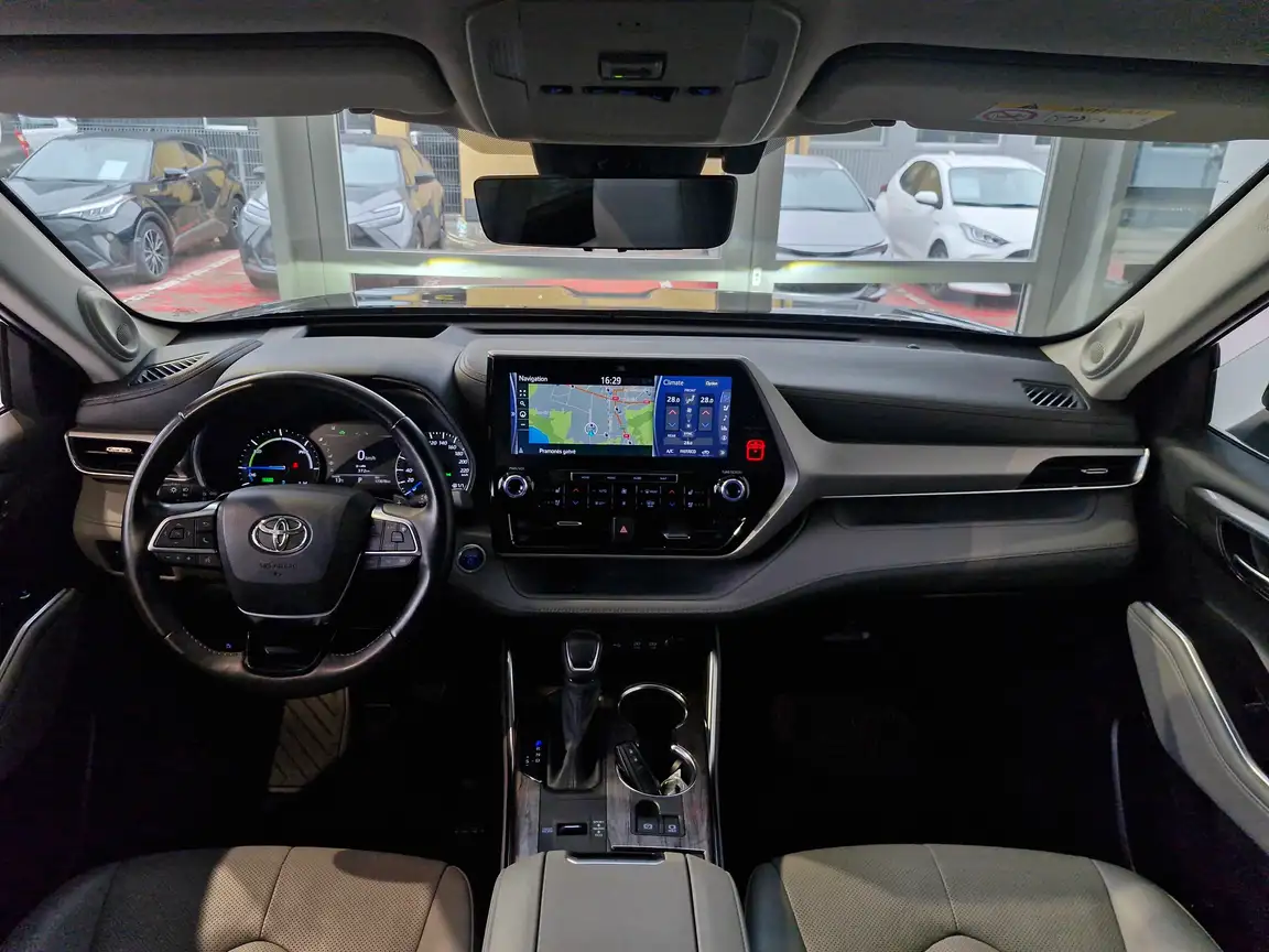 TOYOTA HIGHLANDER