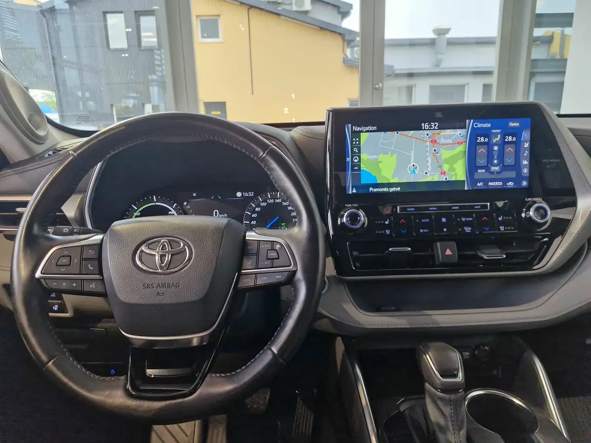 TOYOTA HIGHLANDER