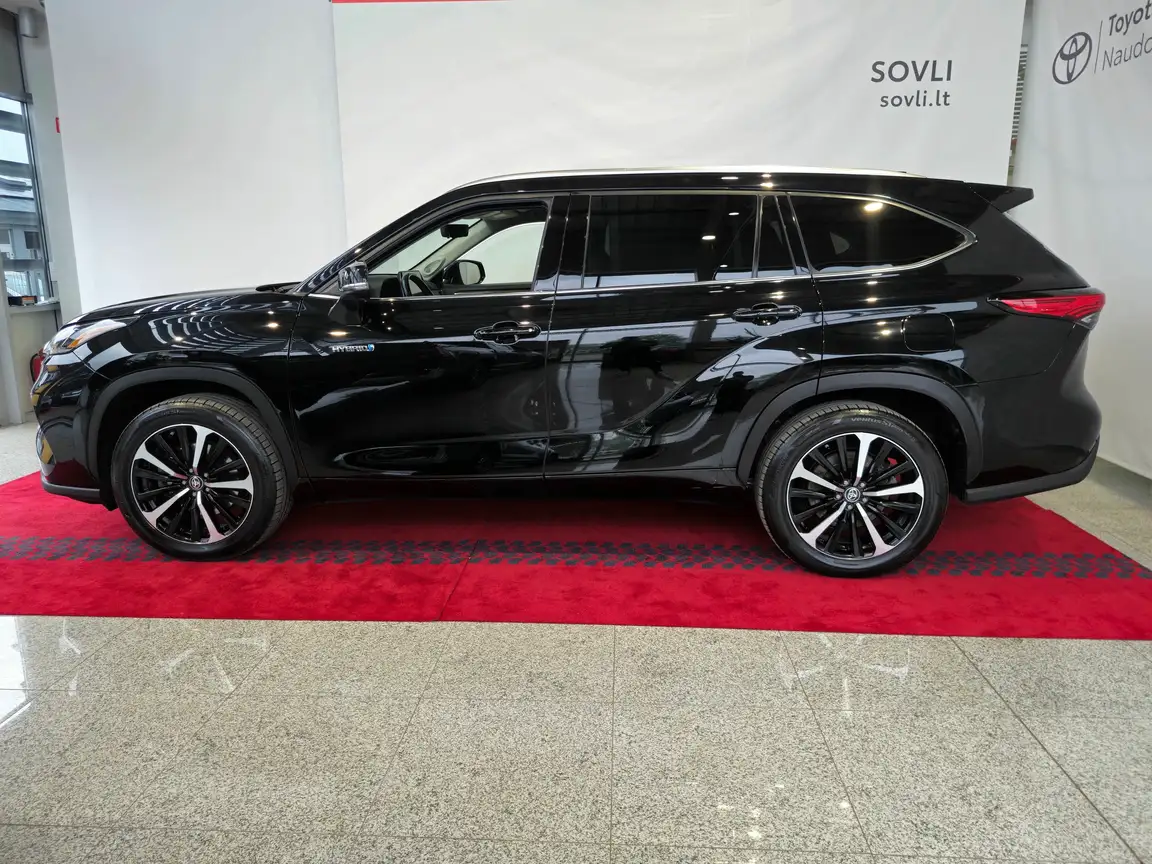 TOYOTA HIGHLANDER