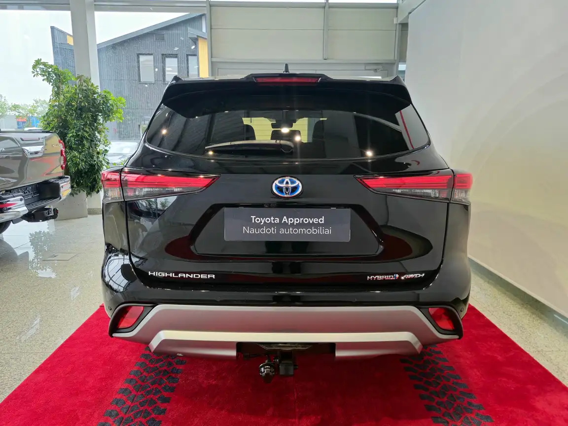 TOYOTA HIGHLANDER