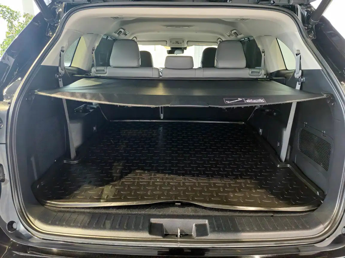 TOYOTA HIGHLANDER