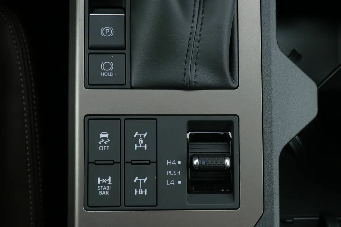 TOYOTA LAND CRUISER
