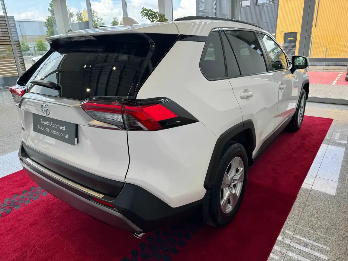 TOYOTA RAV4