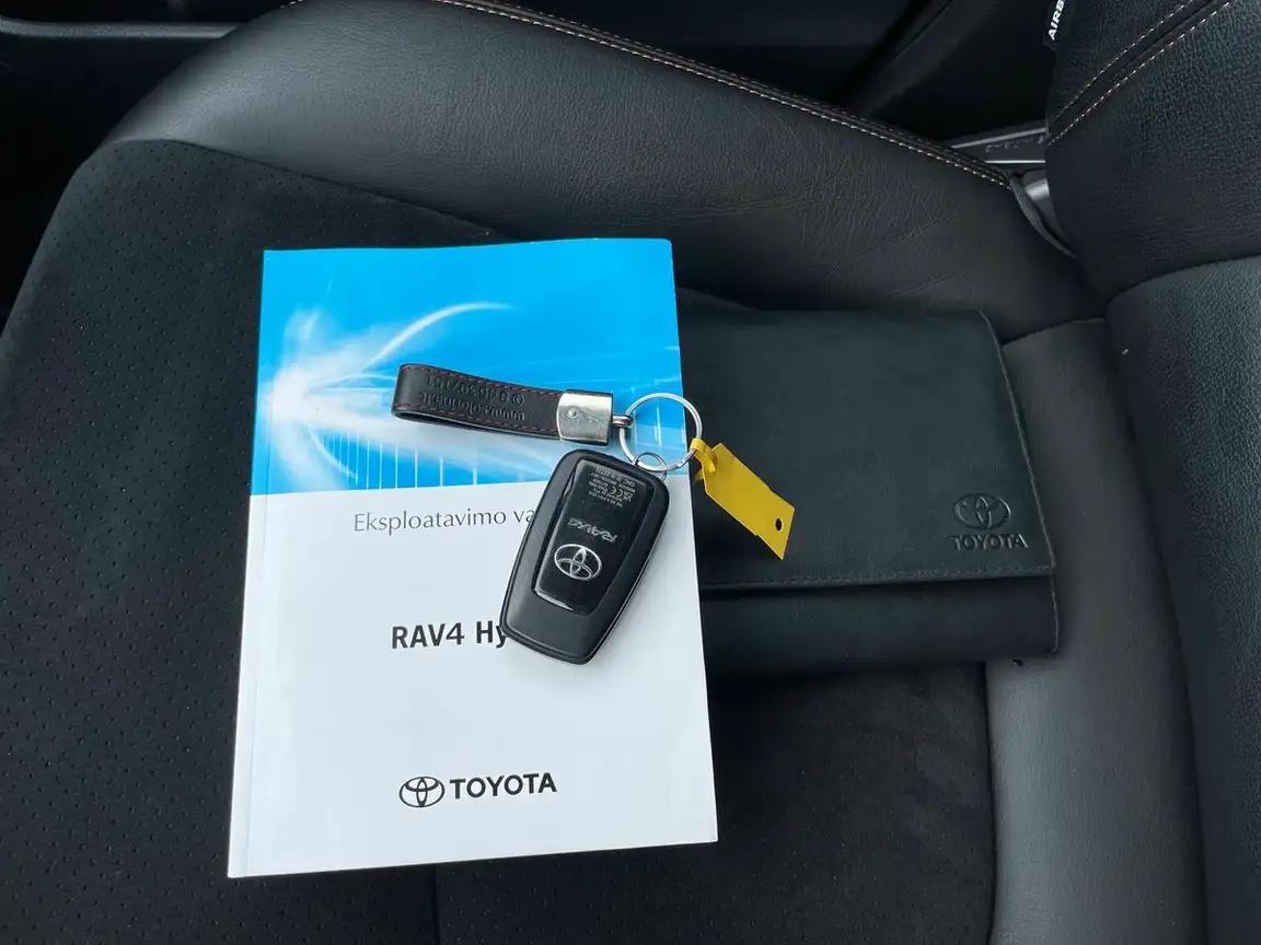 TOYOTA RAV4