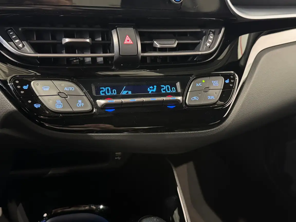 TOYOTA C-HR