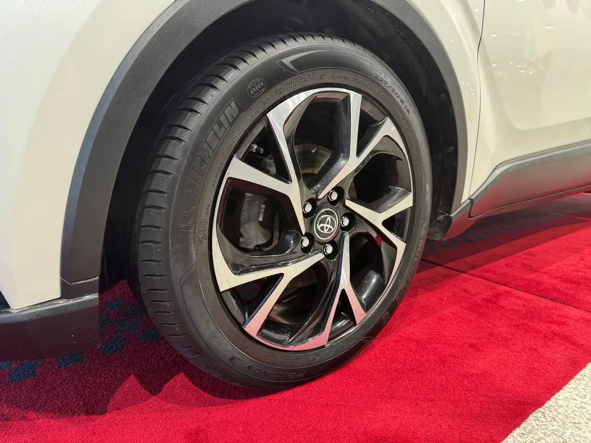 TOYOTA C-HR