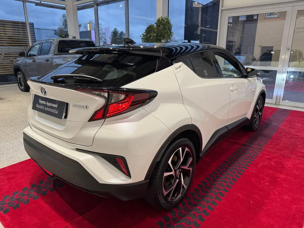 TOYOTA C-HR