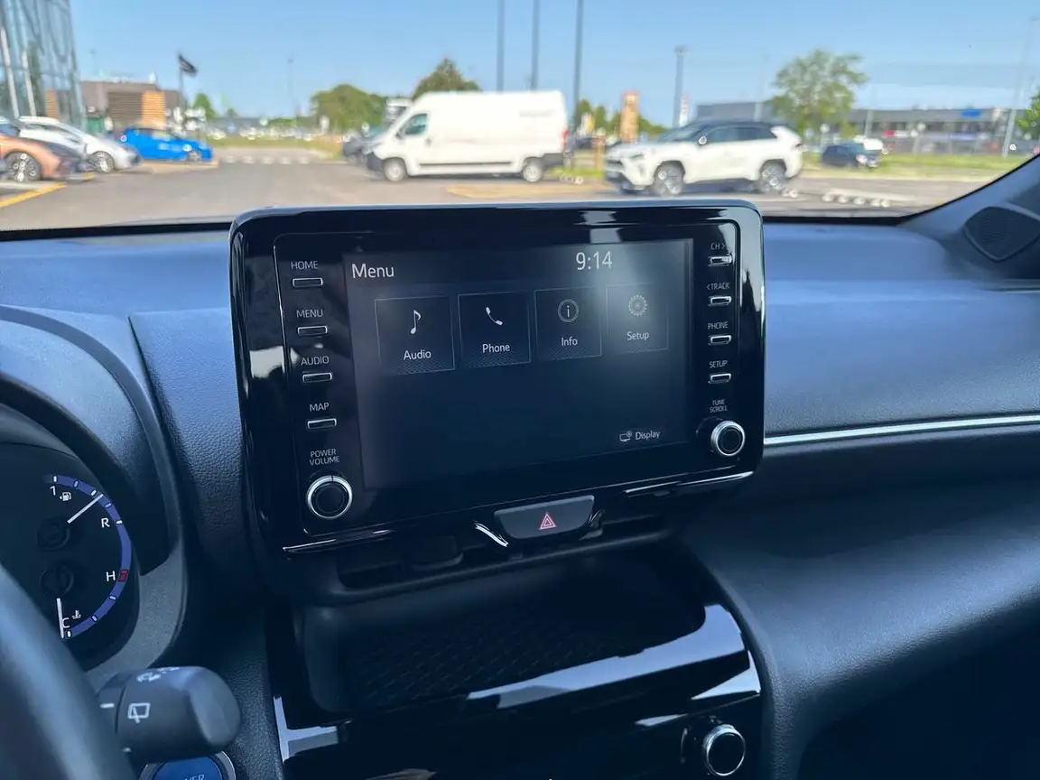 TOYOTA YARIS