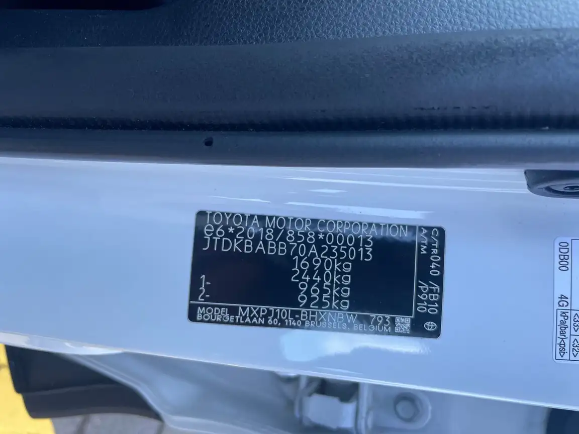 TOYOTA YARIS CROSS