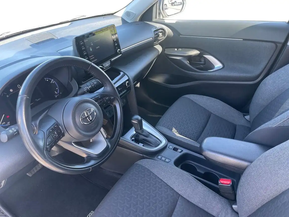 TOYOTA YARIS CROSS