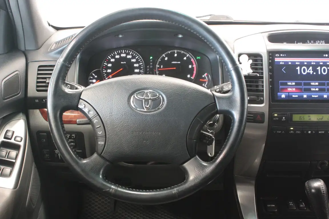 TOYOTA LAND CRUISER
