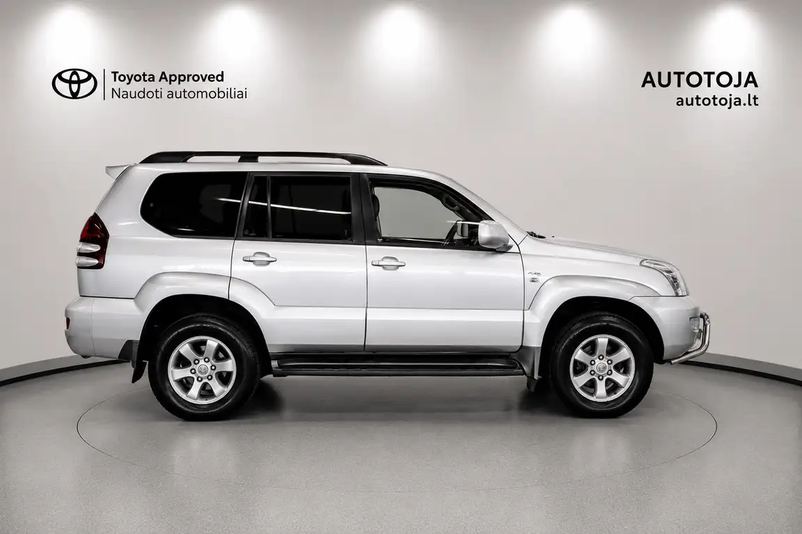 TOYOTA LAND CRUISER
