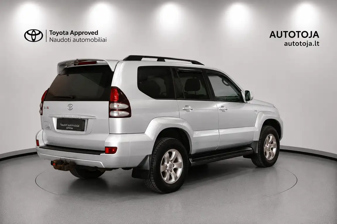 TOYOTA LAND CRUISER