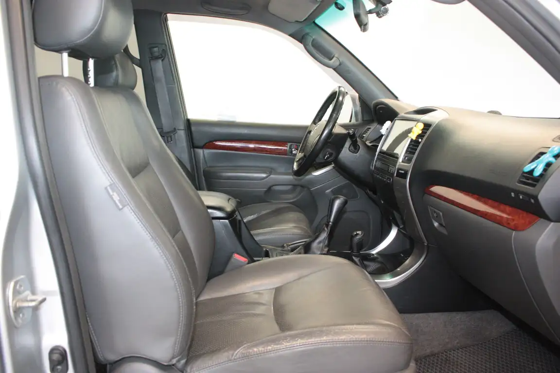TOYOTA LAND CRUISER