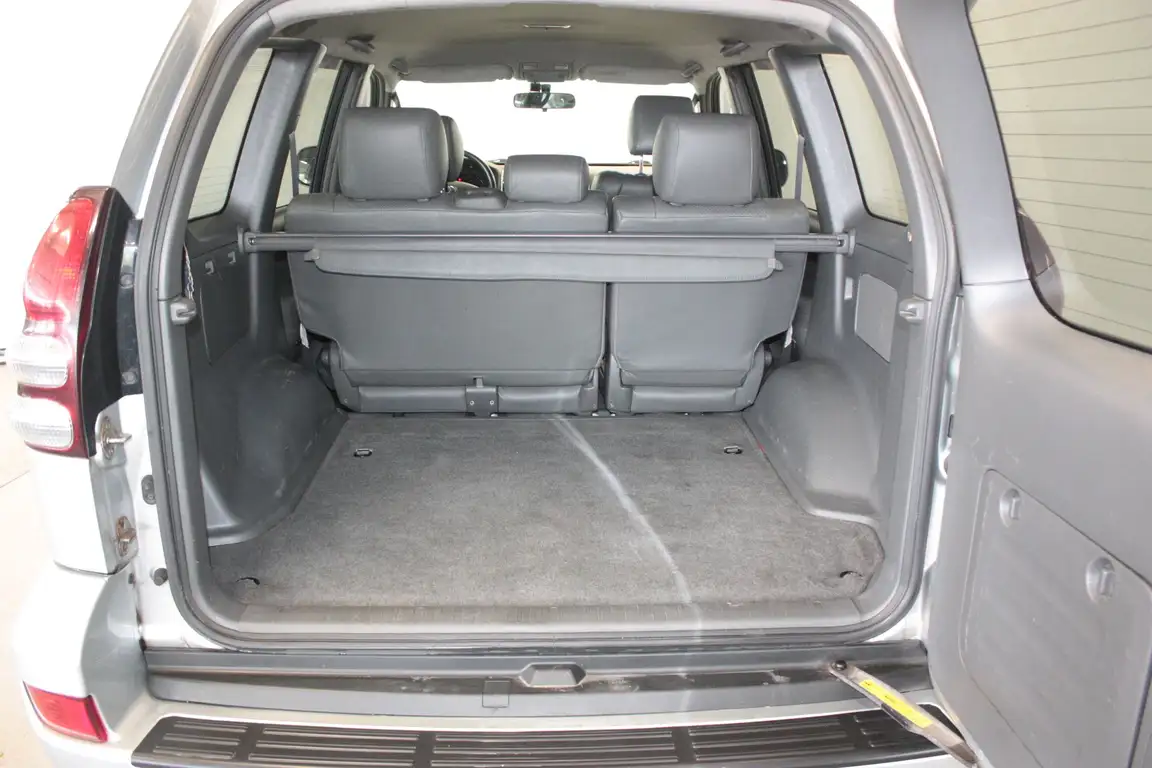 TOYOTA LAND CRUISER