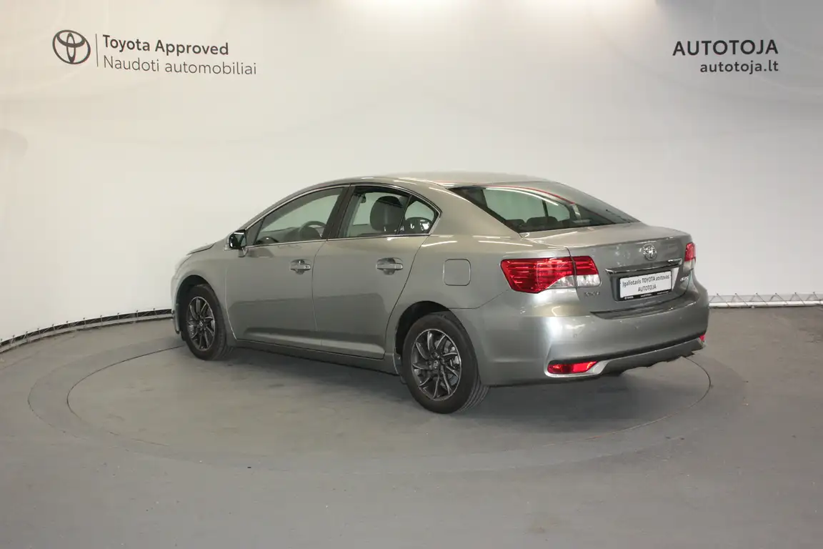 TOYOTA AVENSIS