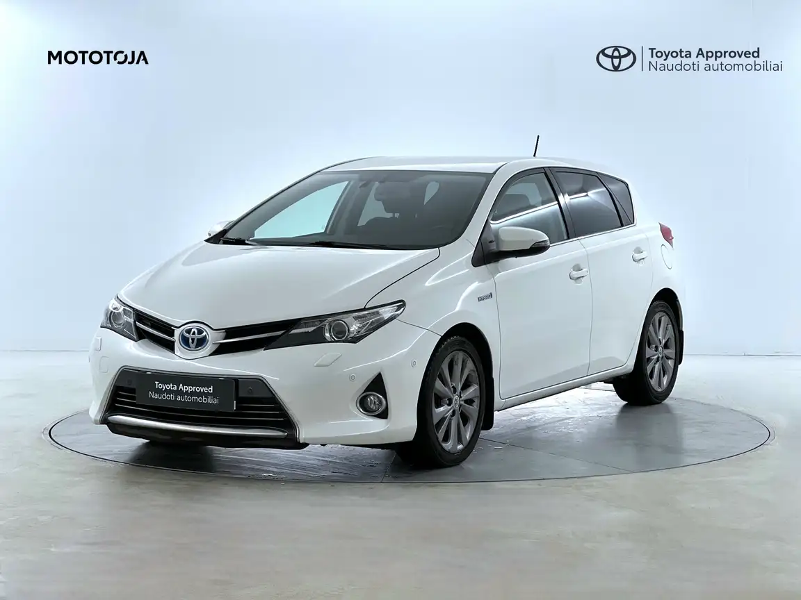 TOYOTA AURIS