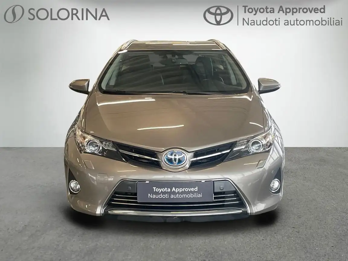 TOYOTA AURIS