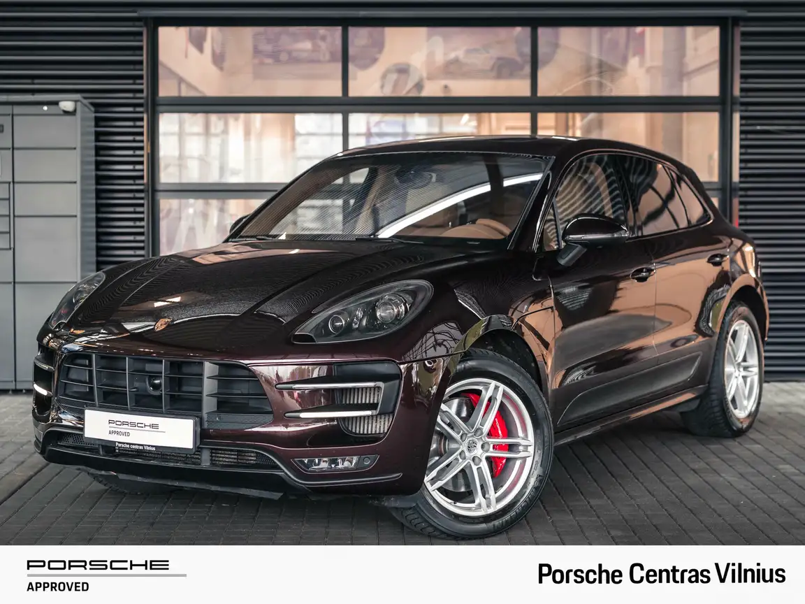 PORSCHE MACAN