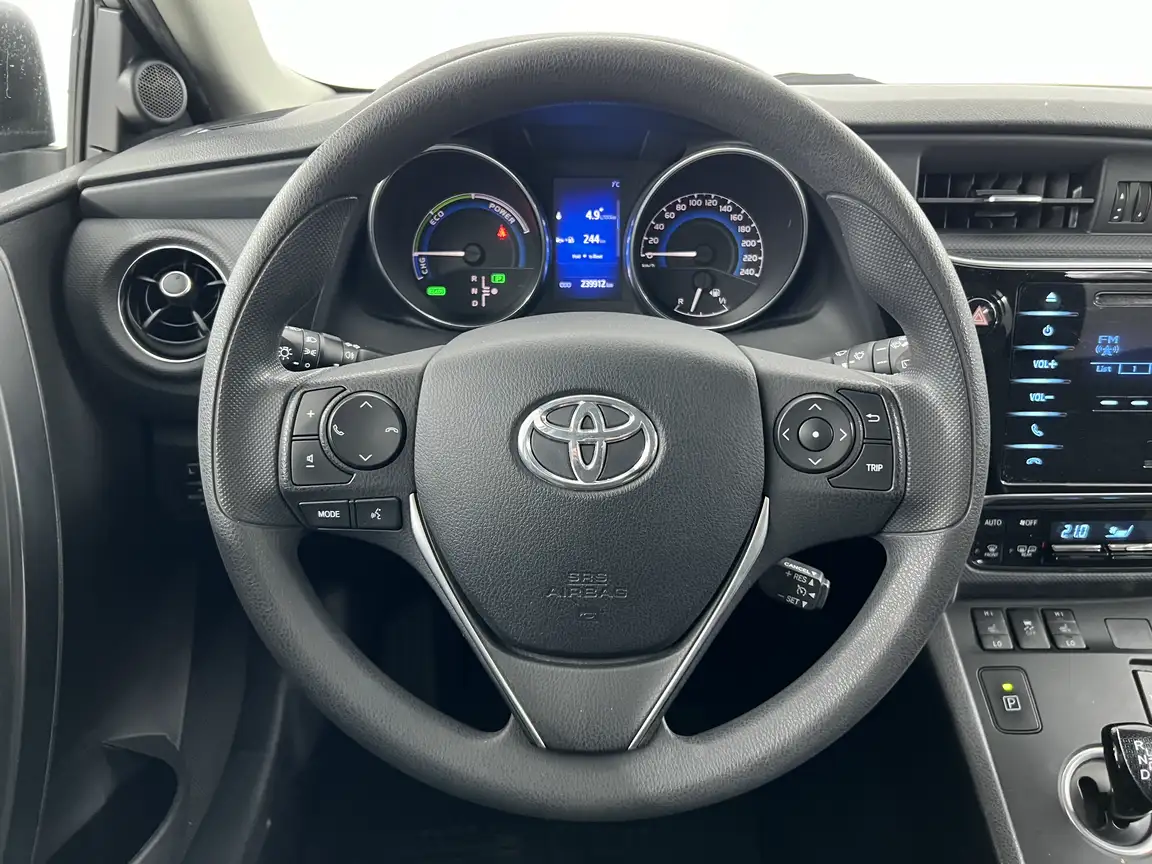 TOYOTA AURIS