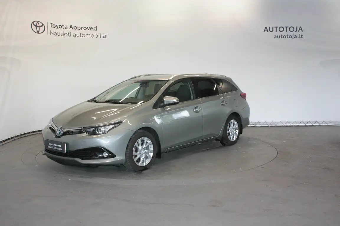 TOYOTA AURIS