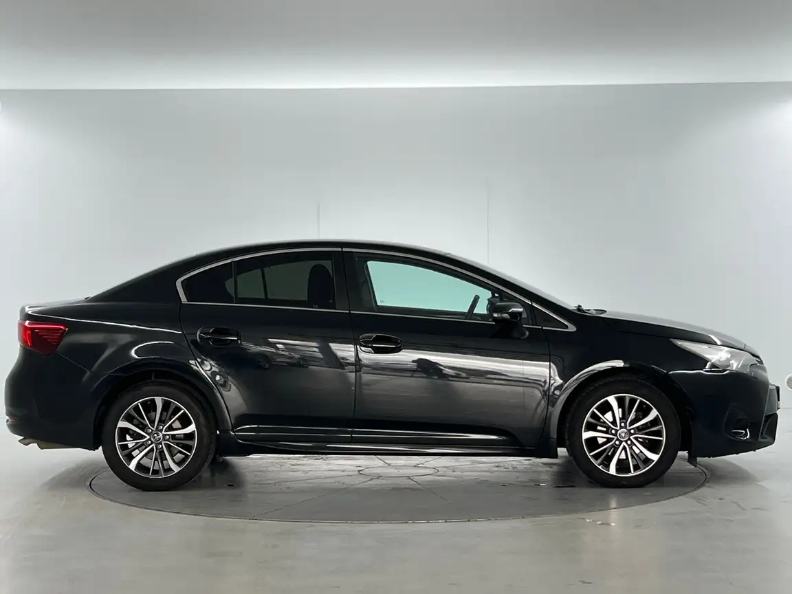 TOYOTA AVENSIS